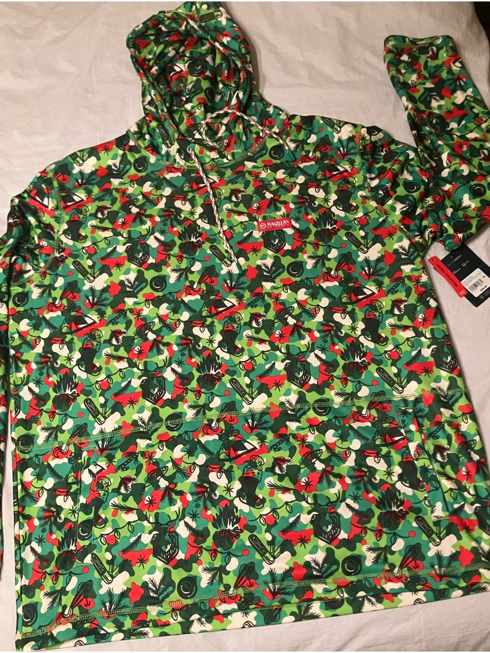 Magellan Outdoors Red & Green Holiday Camo Pullover Hoodie